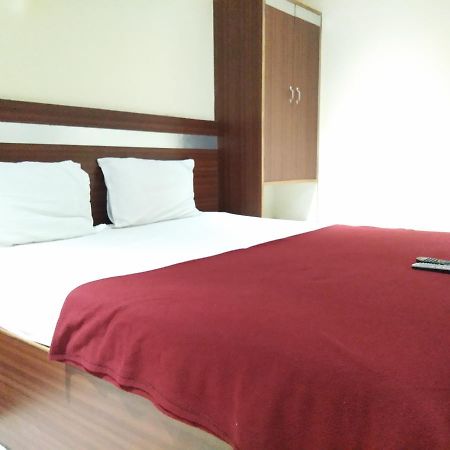 Hotel Adarsh Residency Tirupati Eksteriør bilde