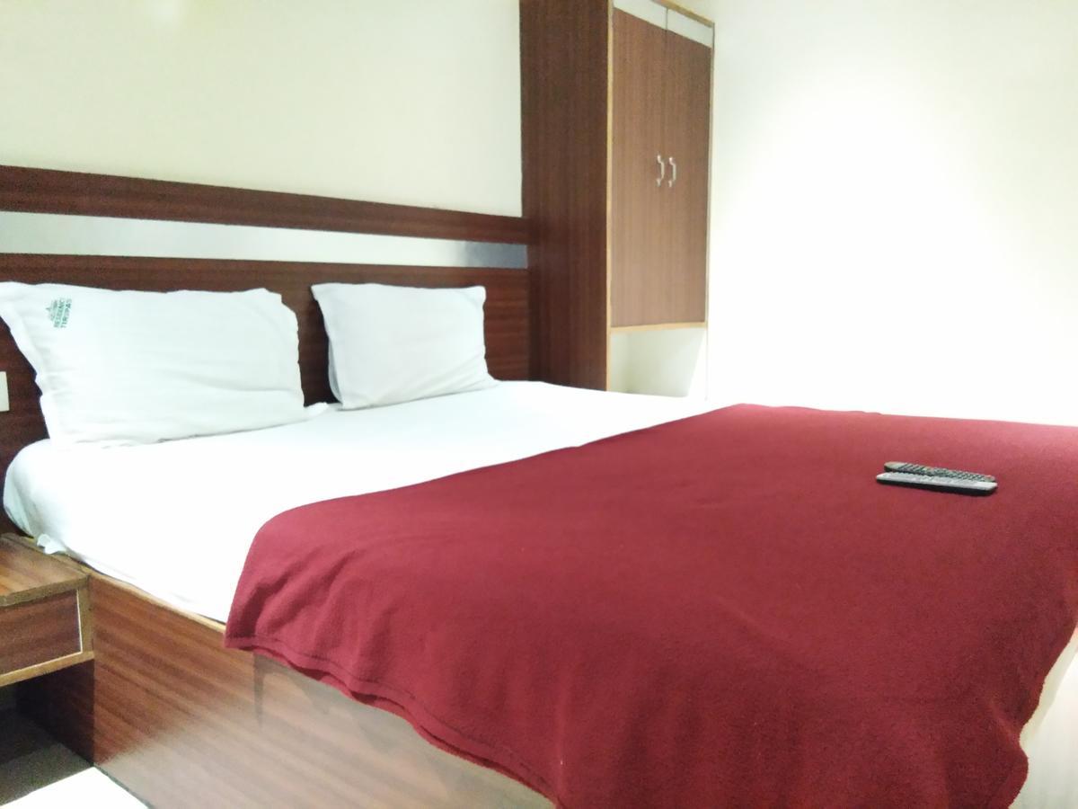 Hotel Adarsh Residency Tirupati Eksteriør bilde