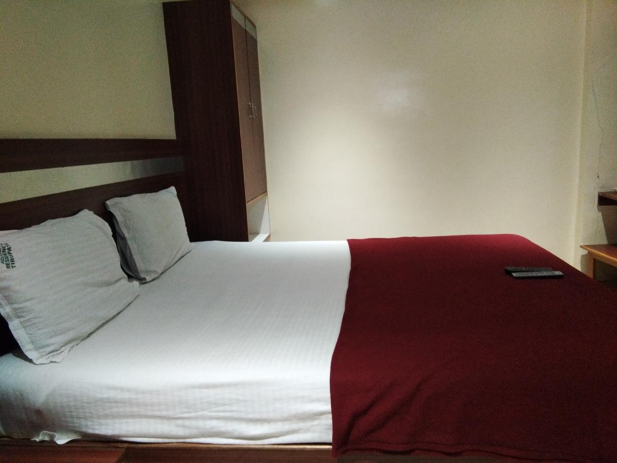 Hotel Adarsh Residency Tirupati Eksteriør bilde