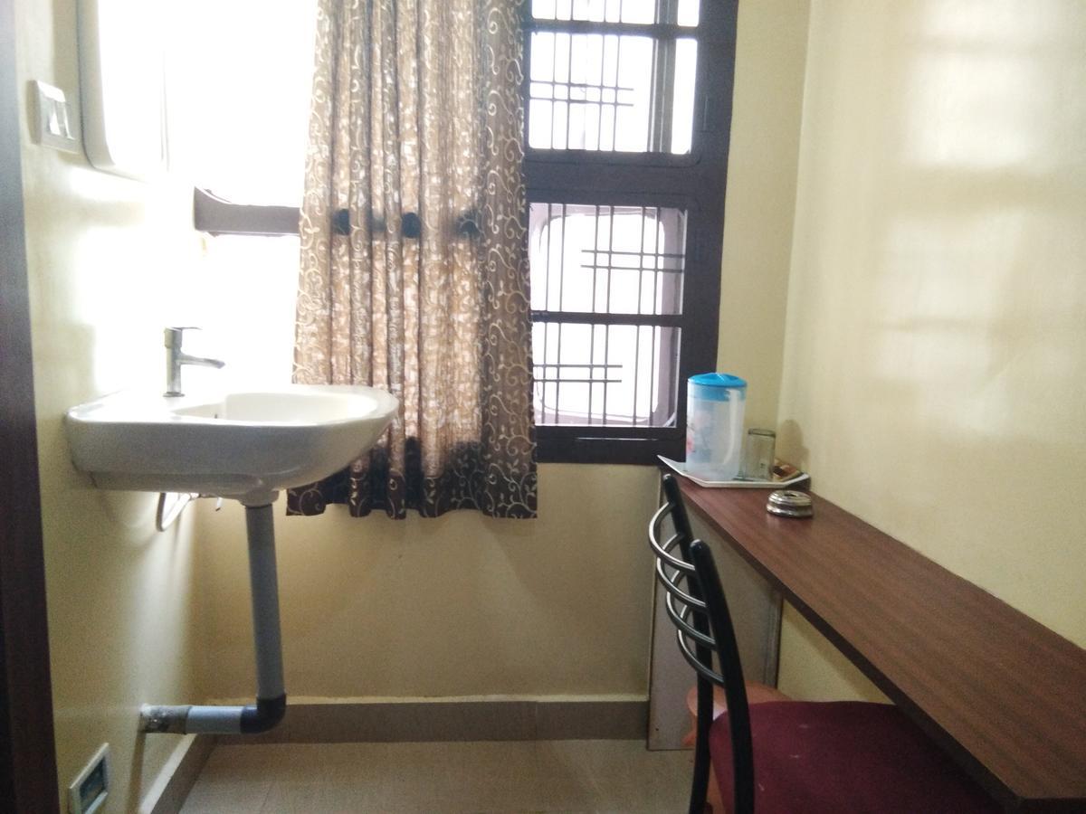 Hotel Adarsh Residency Tirupati Eksteriør bilde