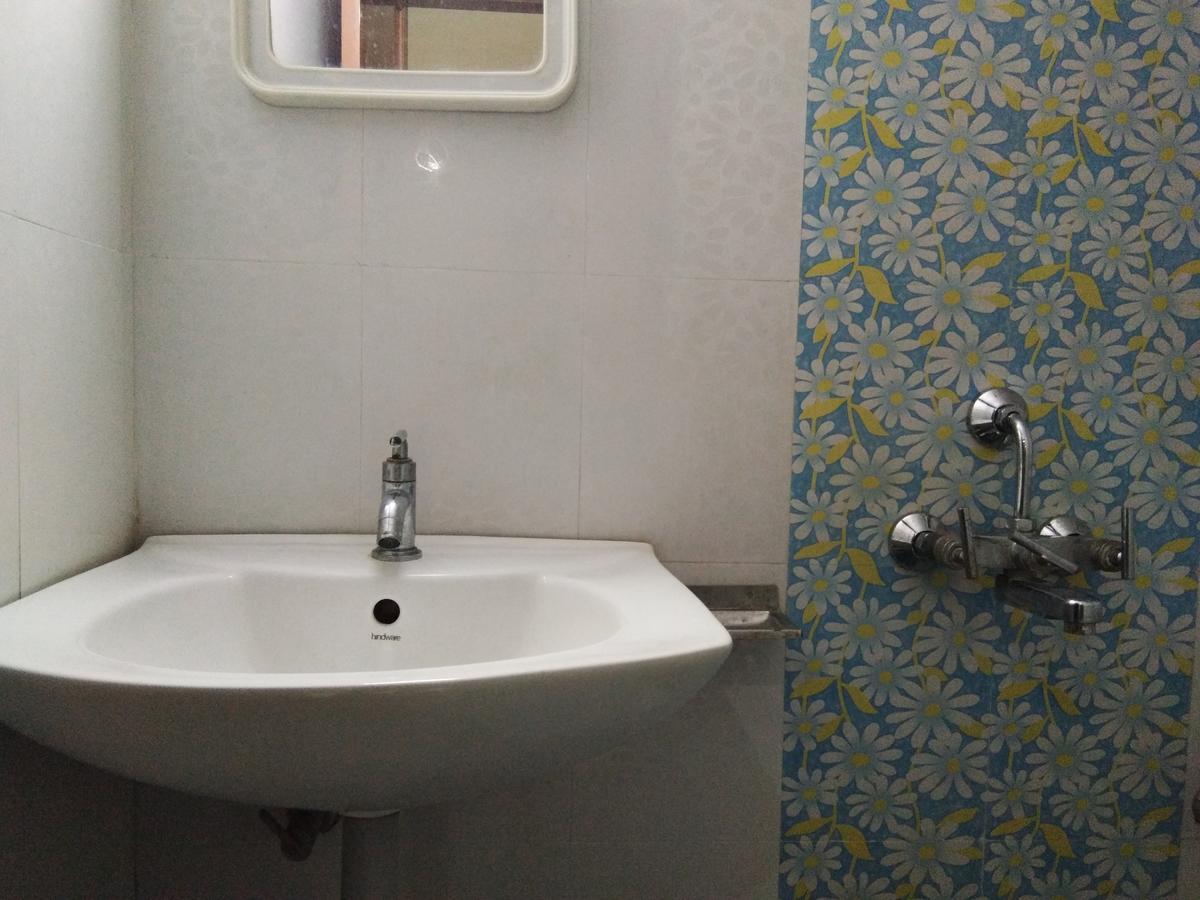 Hotel Adarsh Residency Tirupati Eksteriør bilde