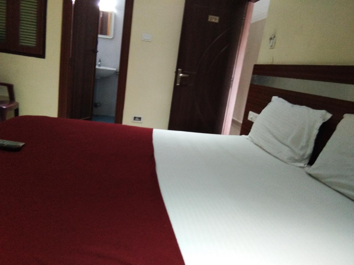 Hotel Adarsh Residency Tirupati Eksteriør bilde