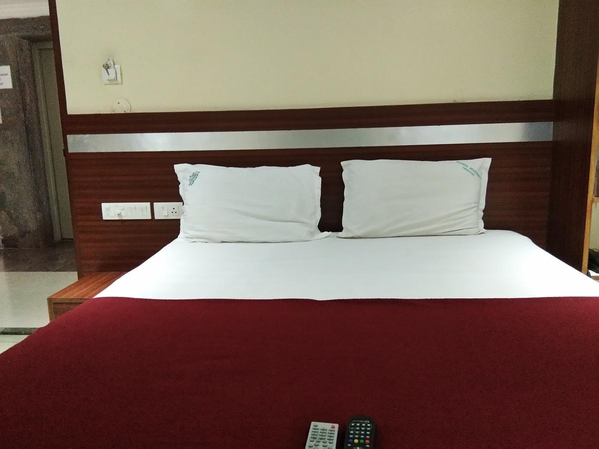 Hotel Adarsh Residency Tirupati Eksteriør bilde