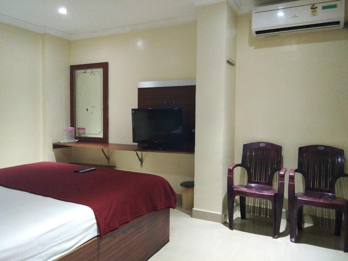 Hotel Adarsh Residency Tirupati Eksteriør bilde