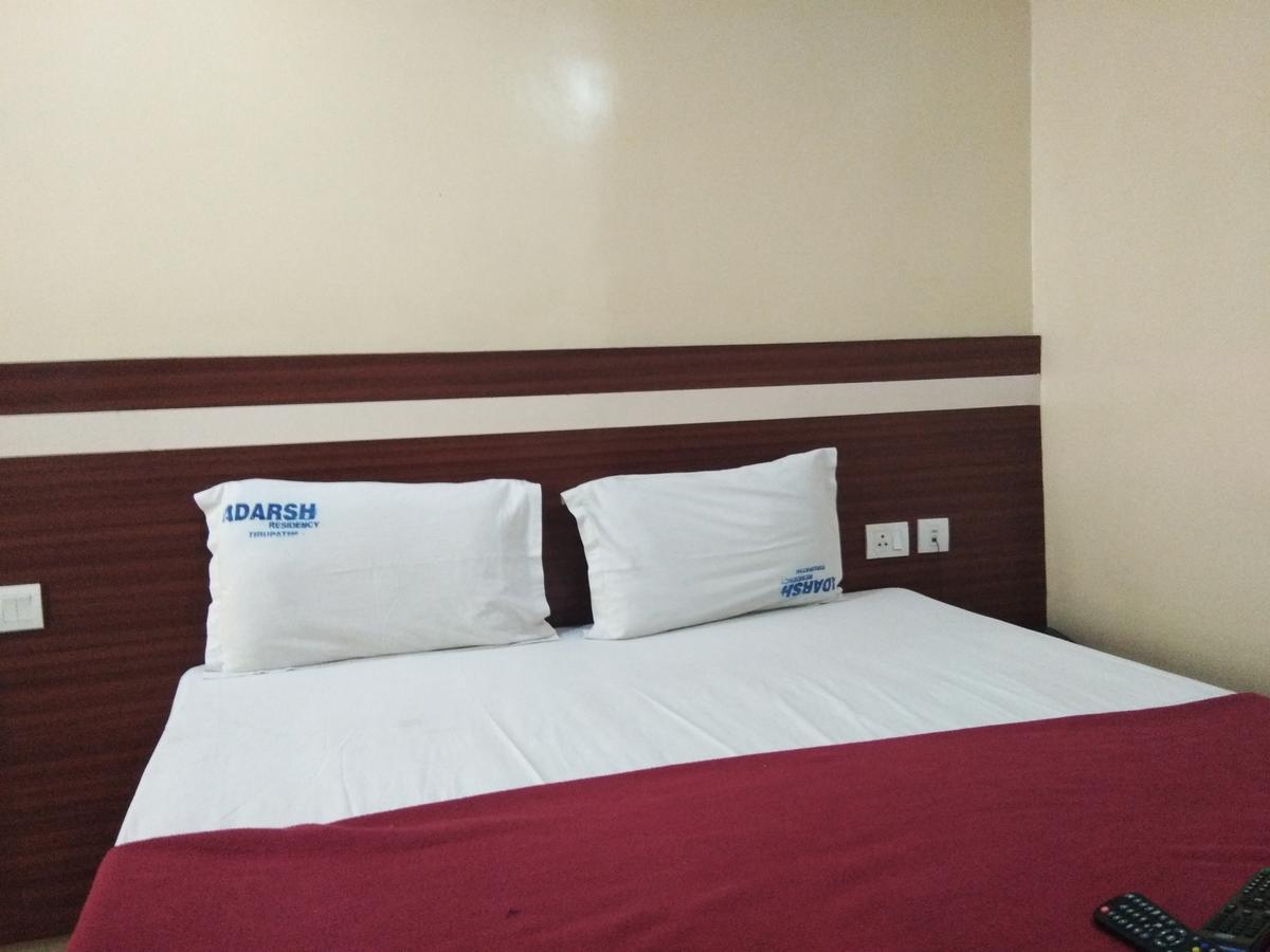 Hotel Adarsh Residency Tirupati Eksteriør bilde
