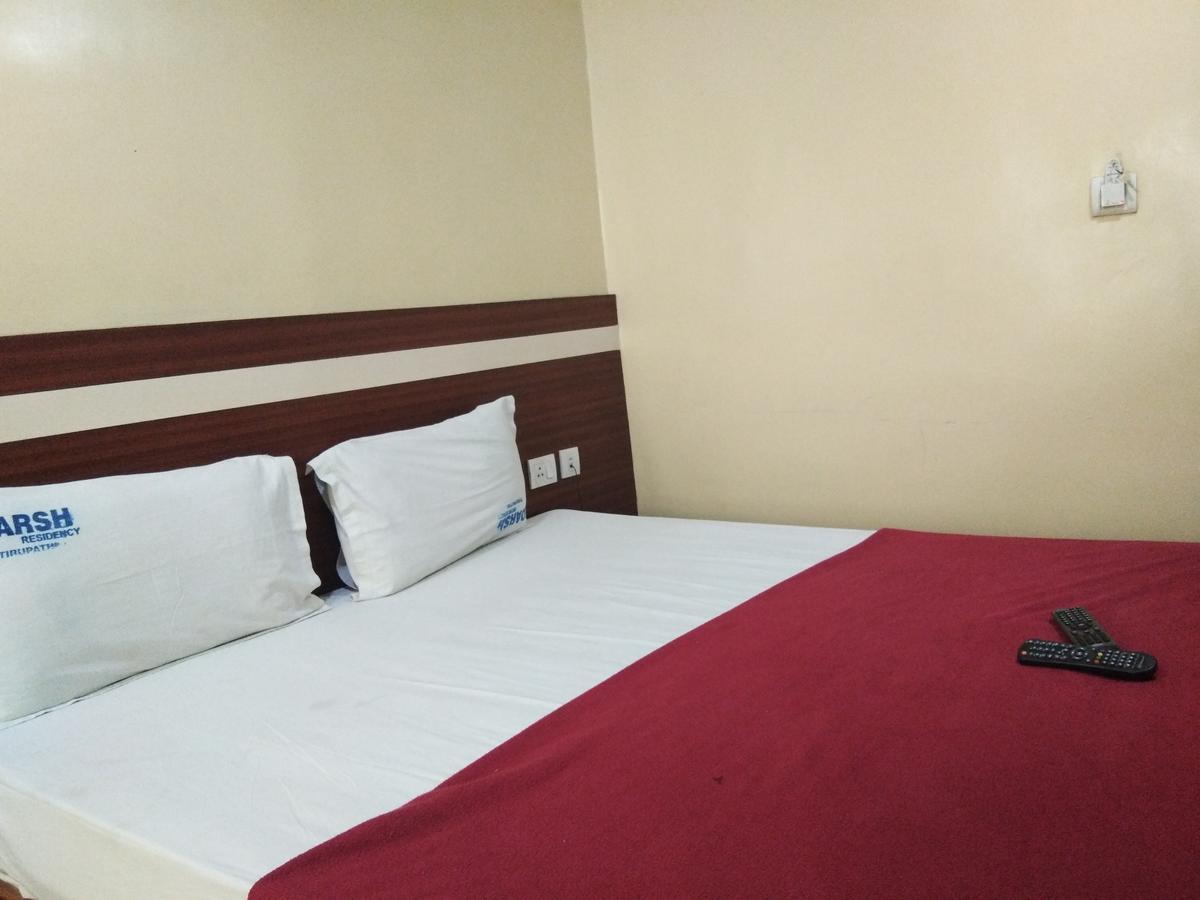 Hotel Adarsh Residency Tirupati Eksteriør bilde